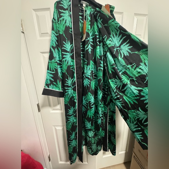 Fe noel Target robe and Pant - Picture 6 of 8